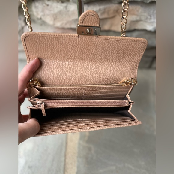 Gorgeous Gucci Interlocking GG Long Wallet - Picture 4 of 12